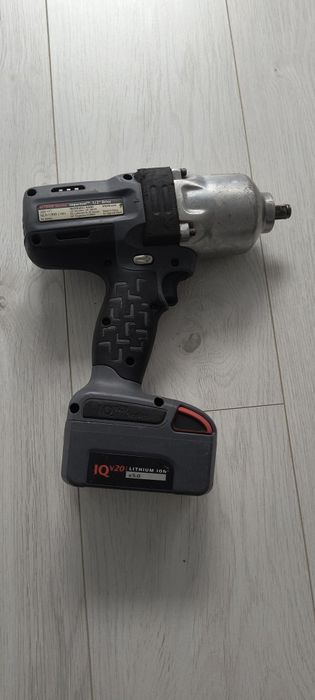 Cheie de Impact Profesionala Ingersoll Rand + acumulator V20