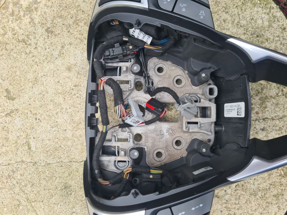 Volan ford mondeo Mk5 cu comenzi și padele