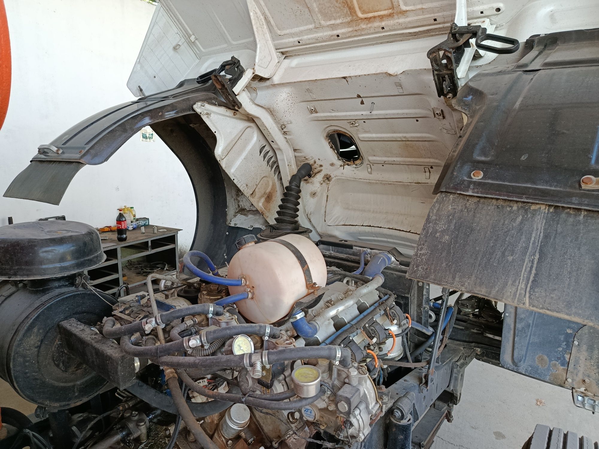 Ассанизатор камаз махсус шестерна.йомкост 13 тонна.газ 700лт.насос 505