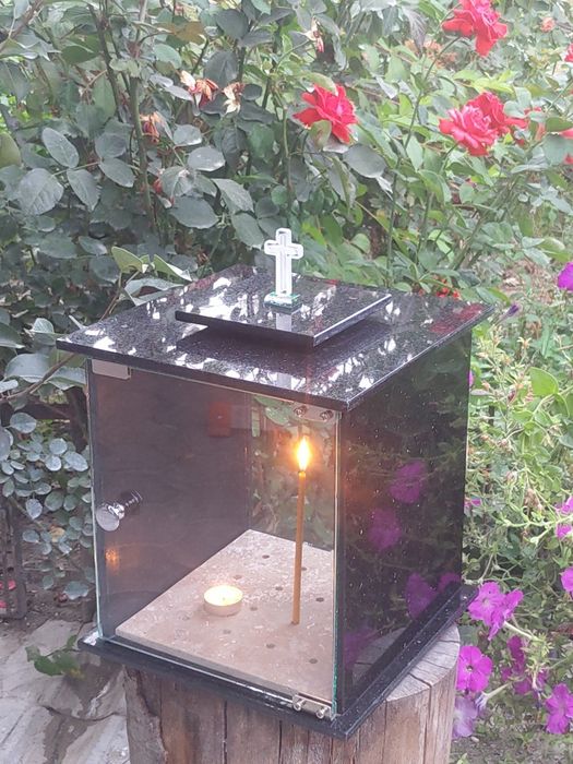 Felinar cimitir funerar granit candela căsuța