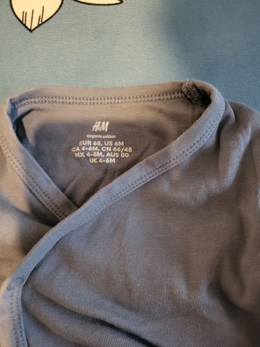 Body-uri bebelusi H&M , marimea 68 , pentru 4 - 6 luni