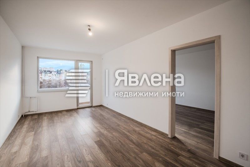 Продава 3-стаен апартамент