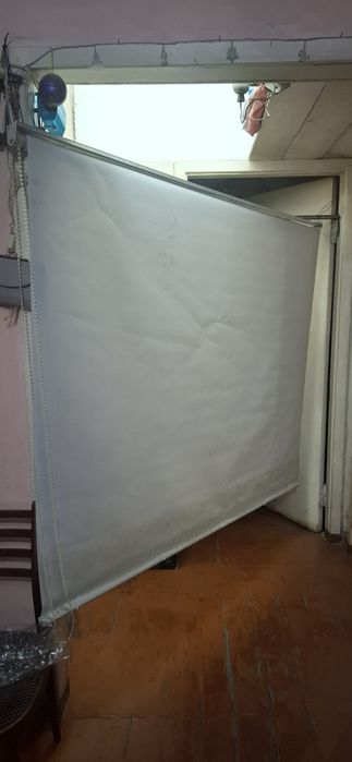 Экран. 1,8 м × 2.0 м