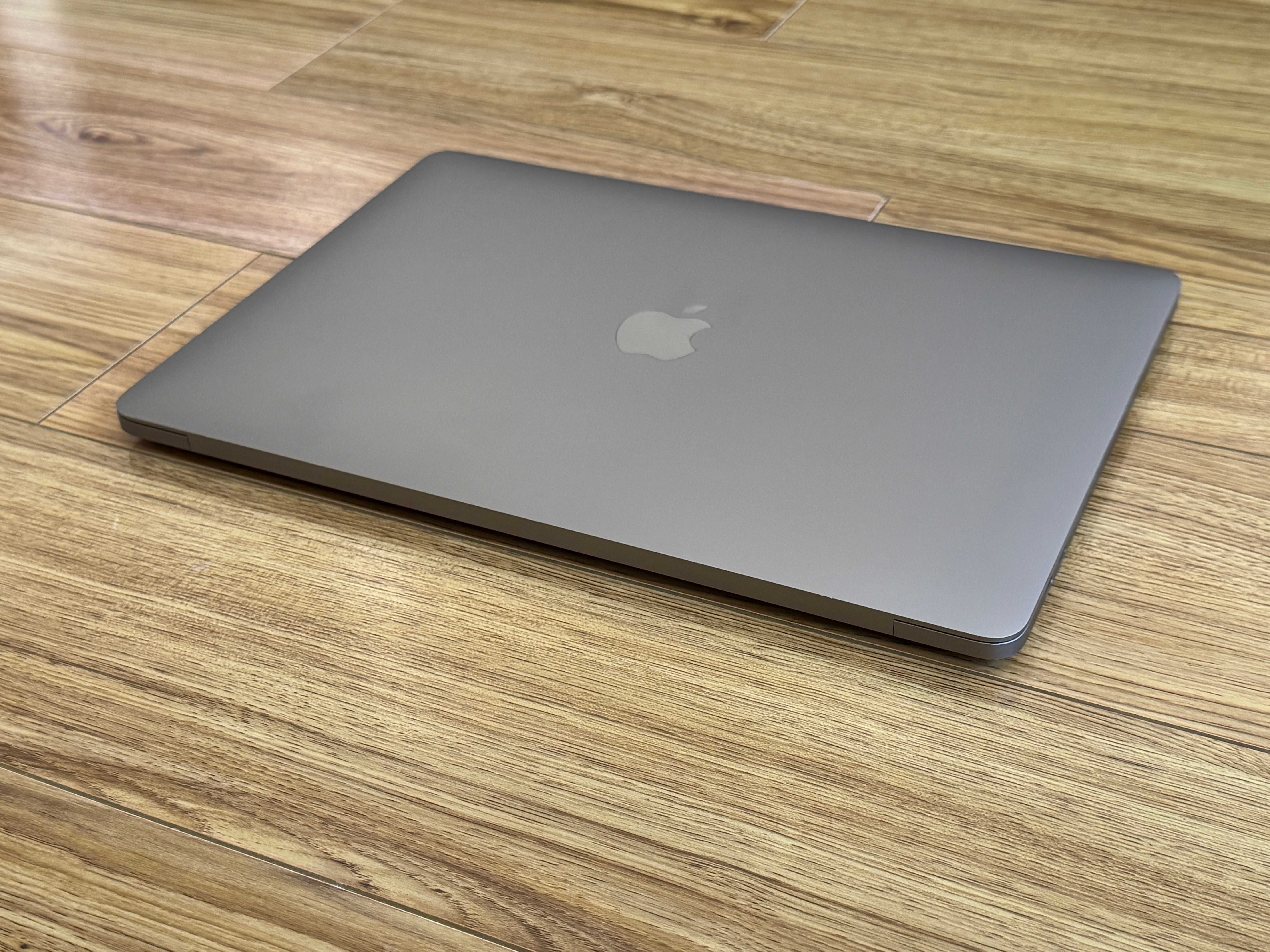 MacBook Pro 13 M1`8 Cpu/8 Gpu/16GB RAM/512GB SSD/Бат 18ч