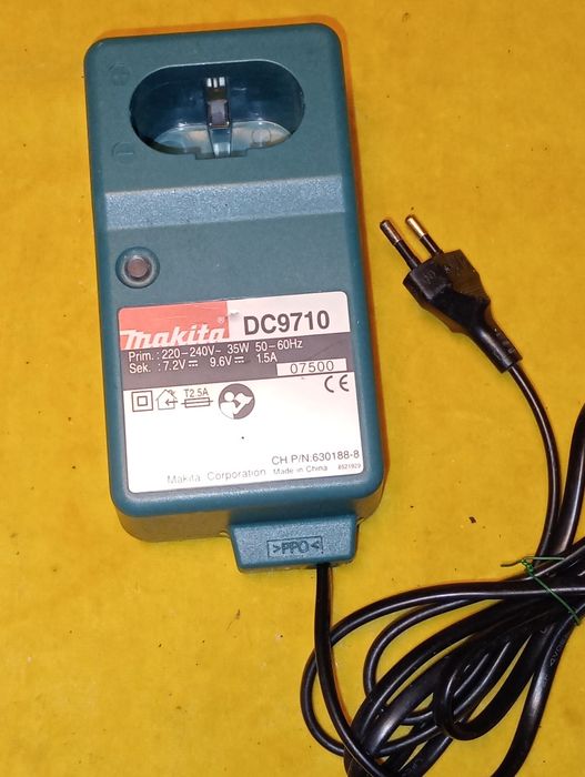 Incarcator acumulatori Makita