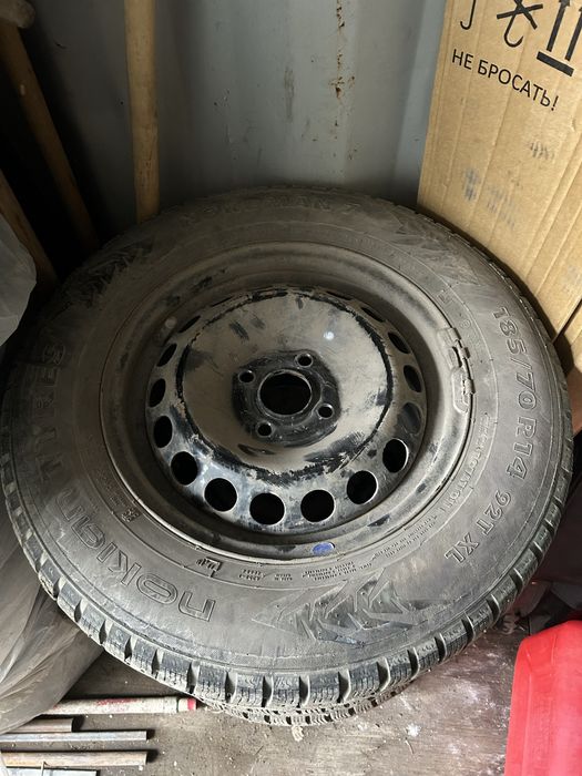 Продам Б/У шины с железными дисками, размер 185/70 R14