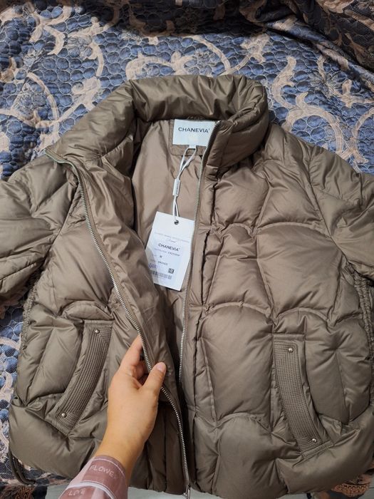 Продам новую куртку + в подарок новая эко шуба и новая легкая ветровка