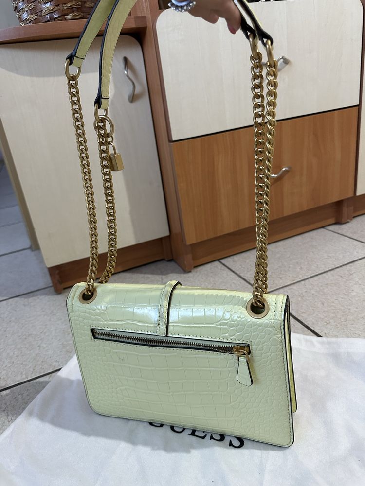 Guess чанта лайм