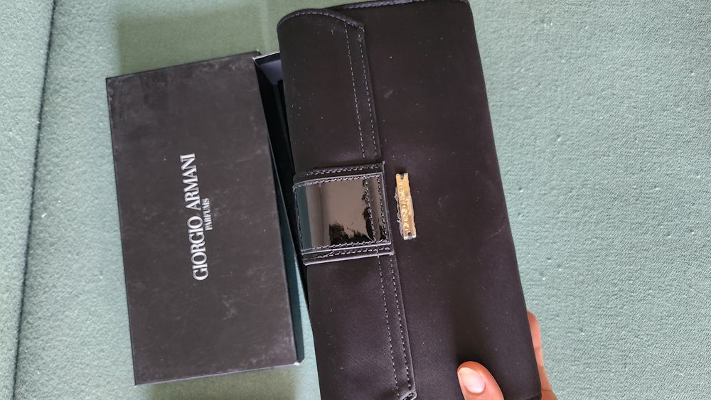 Giorgio Armani чисто нови клъчове/дамска чанта