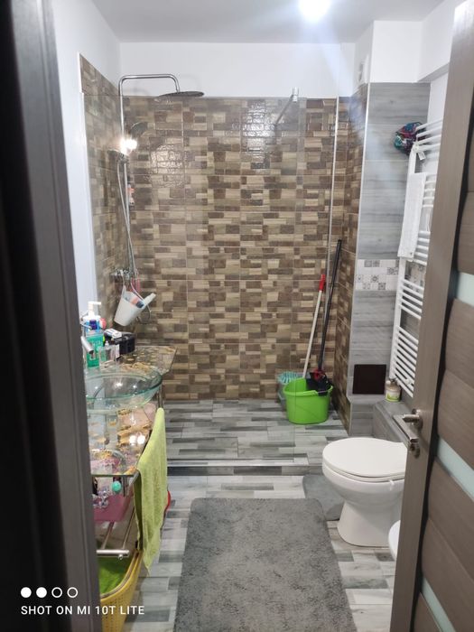 Închiriez apartament