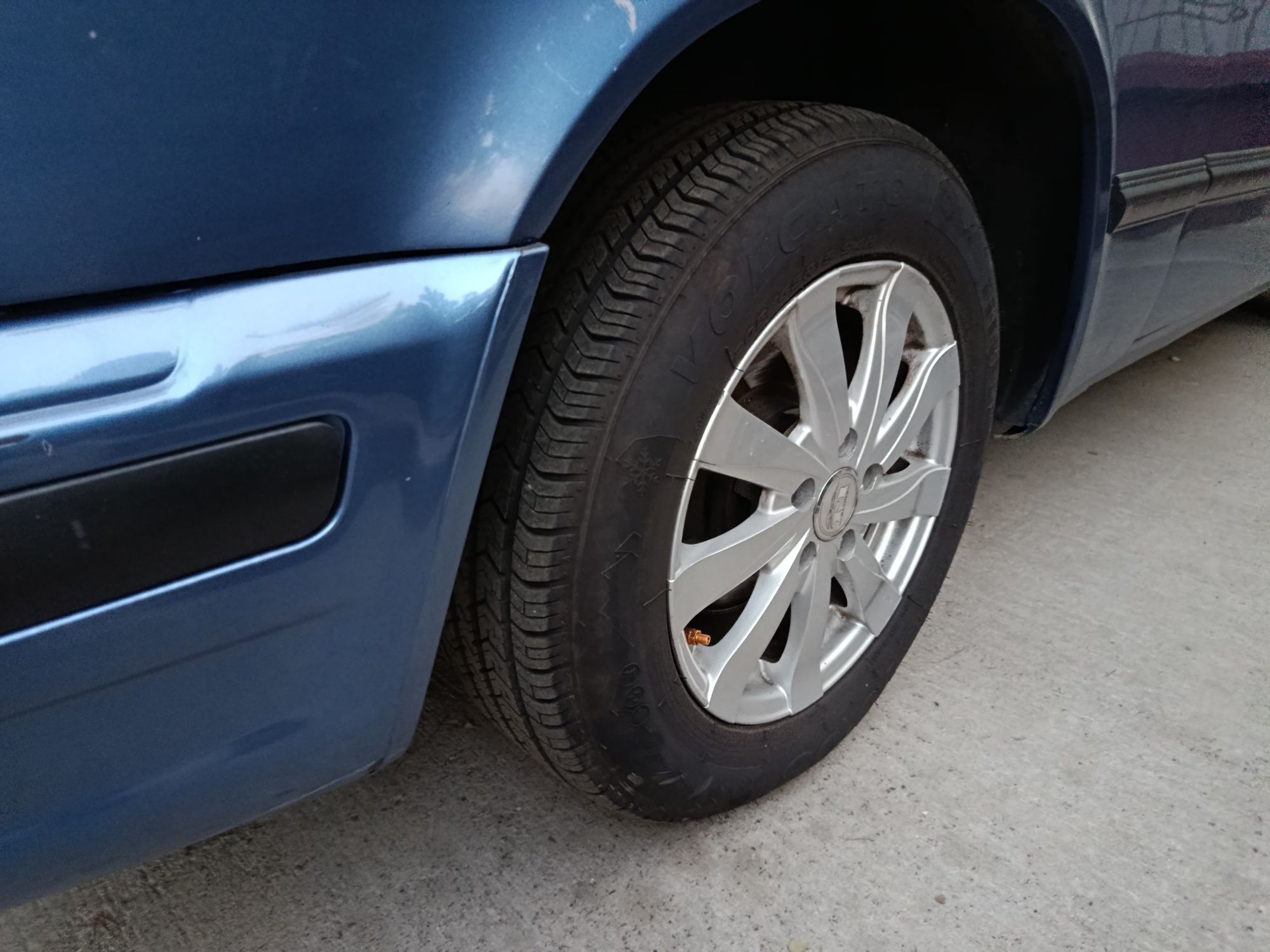Gaz 31105 srochna sotiladi