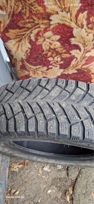 Шины с шипами мишлен, практически новые.
