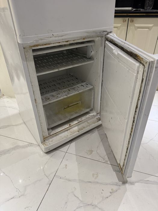 Продаётся холодильних