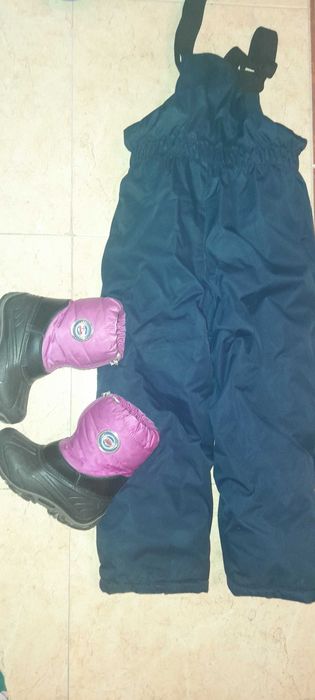 Топло зимно облекло и стилна ски екипировка за деца