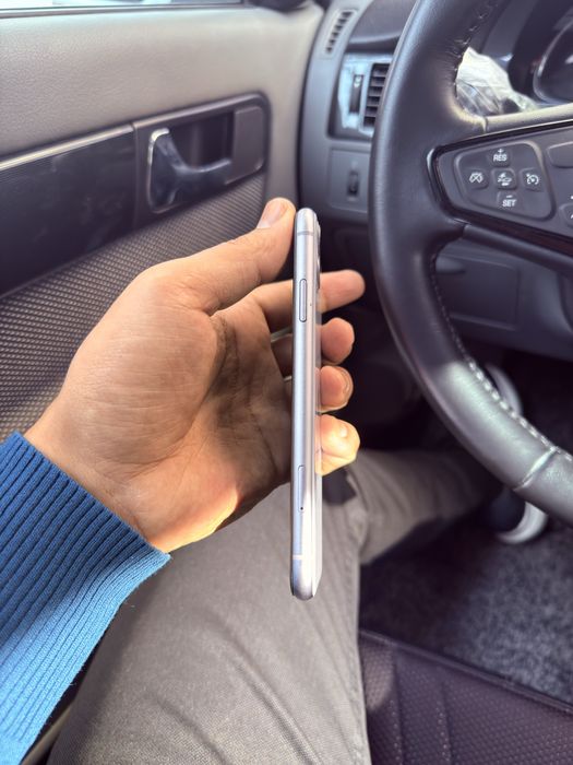 Iphone 11 sotiladi 128 Gb