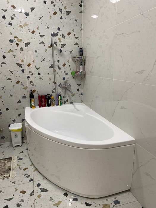 Ванна угловая акриловая