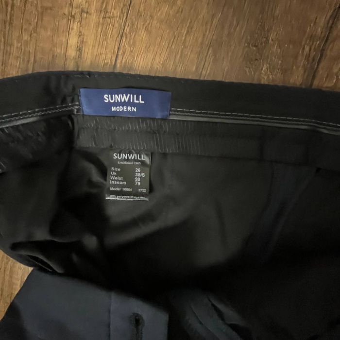 Классические бруки и кастум из Дании.34-36 размер