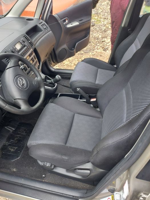 Toyota Corolla Verso 1.6vvti на части !!!