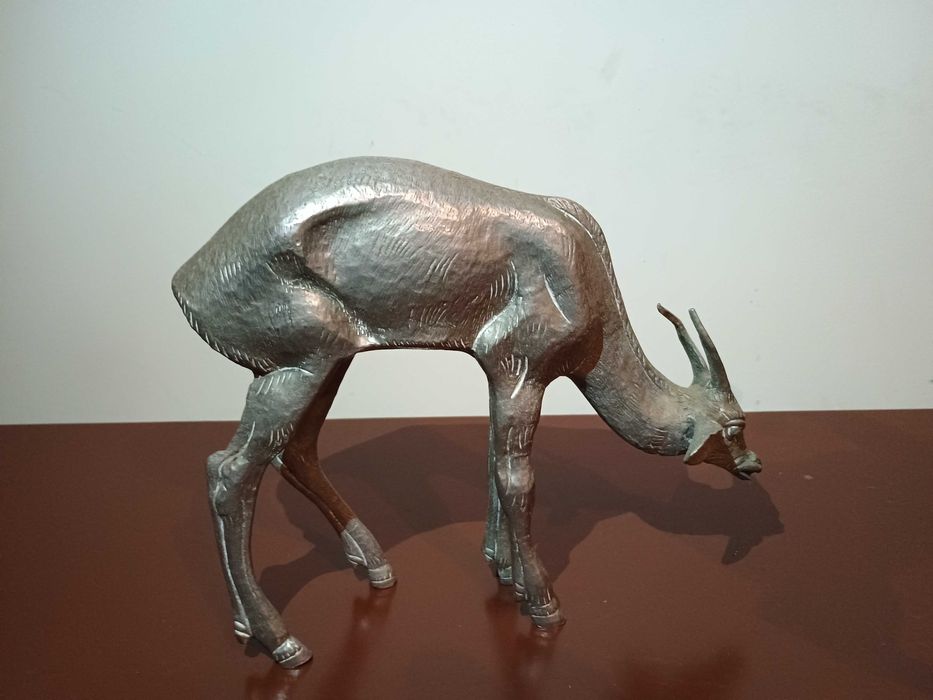 Антикварна бронзова скулптура статуетка пластика