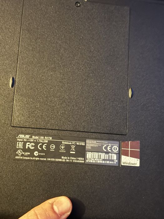vand laptop ASUS VivoBook R417M