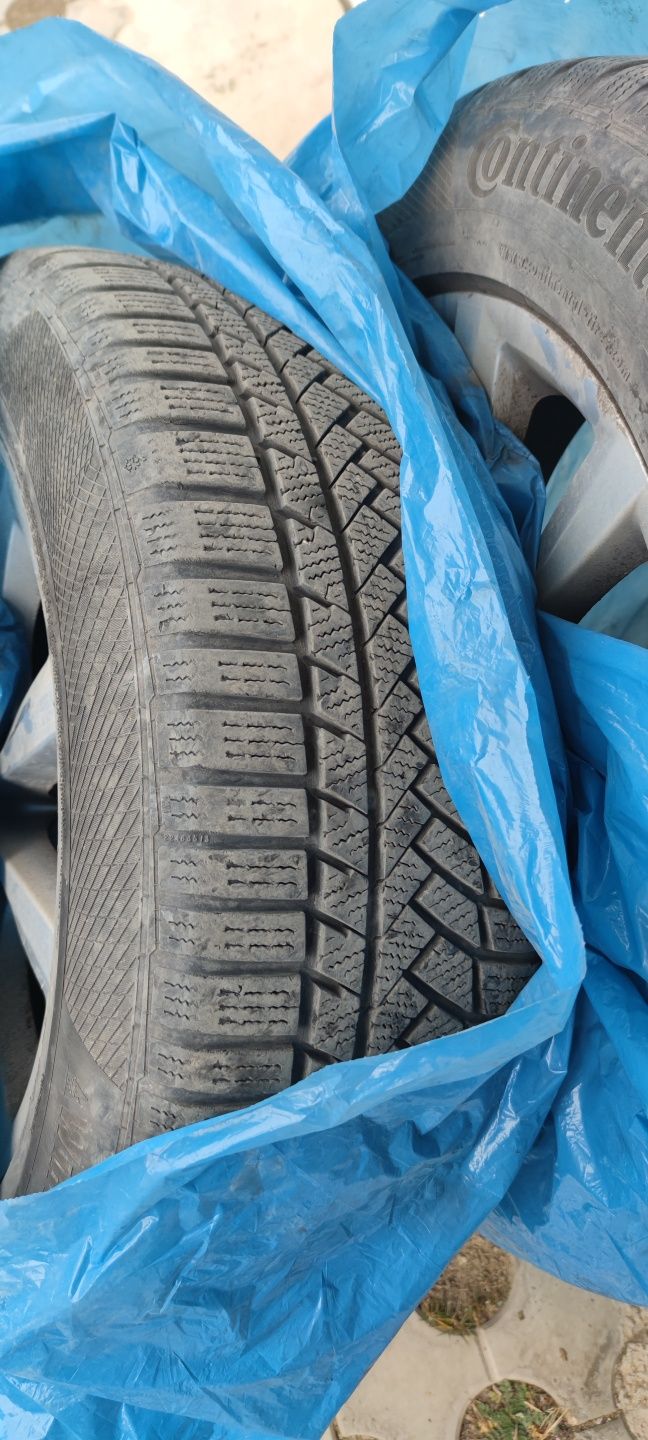 Продавам зимни гуми Continental 225/60/17