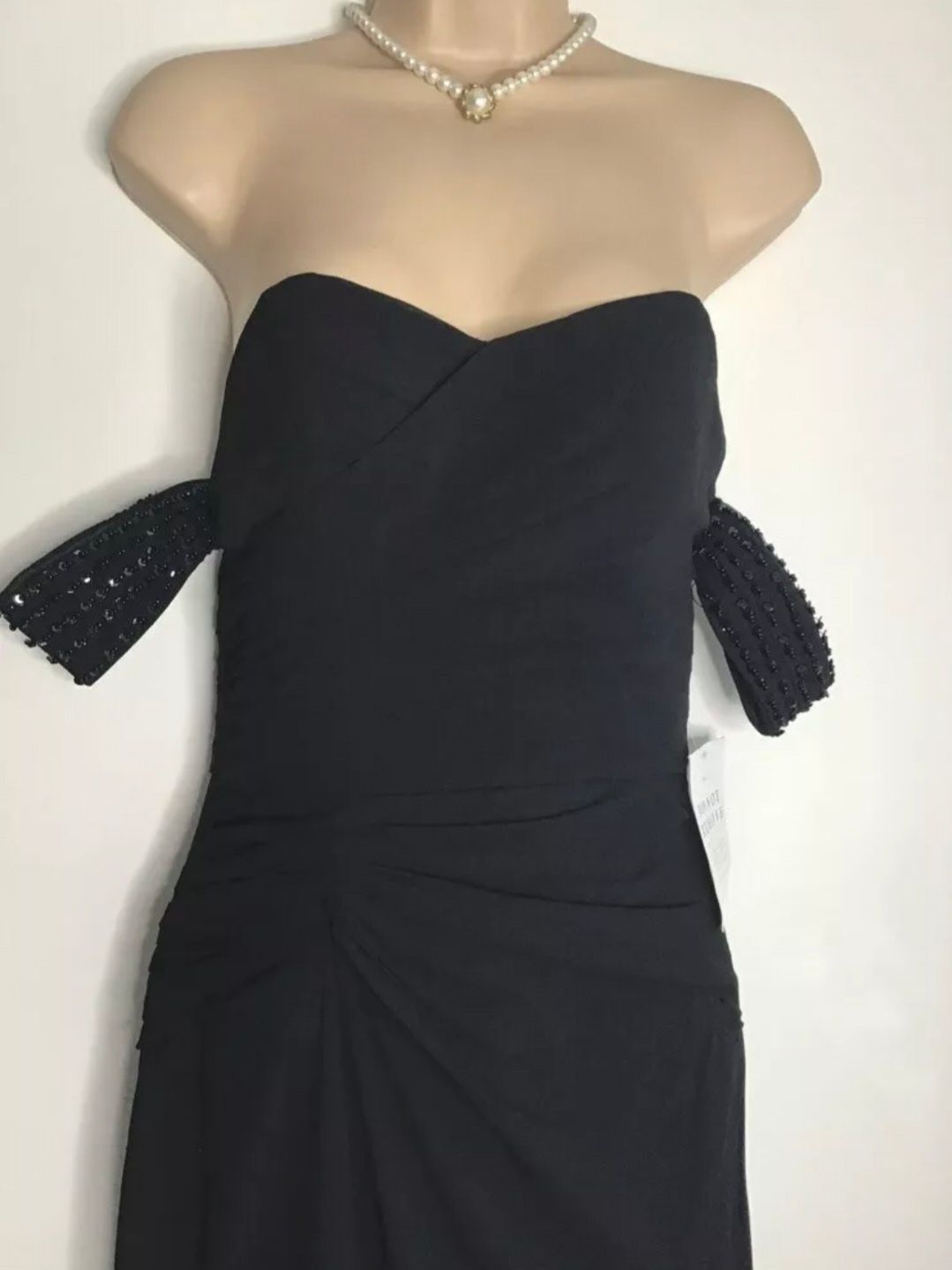 Rochie de seara, eleganta, neagra, lunga, pentru ocazii speciale.