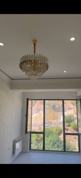 Humsonda srochna do'm sotiladi