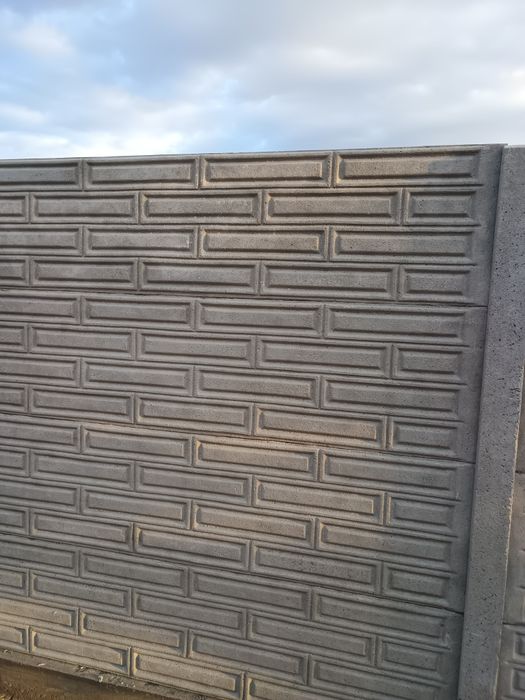 Gard din placi de beton