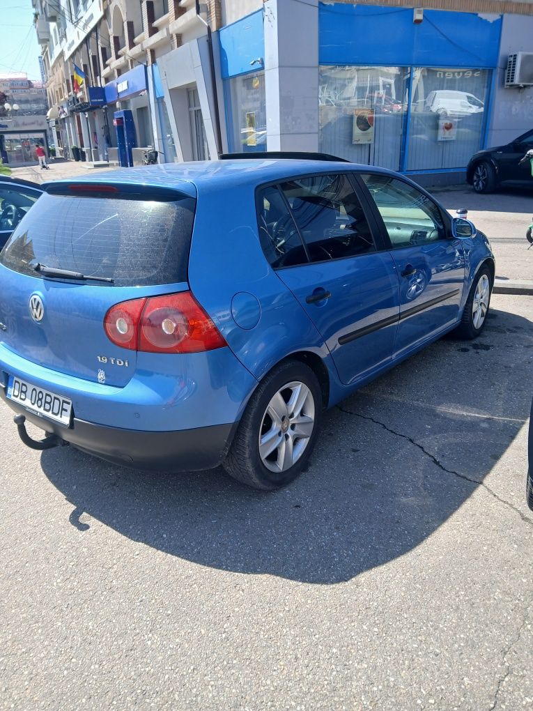 Vând golf 5 1.9Tdi cu 105 cp cod motor BKC