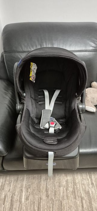 Scoică Chicco cu baza Isofix