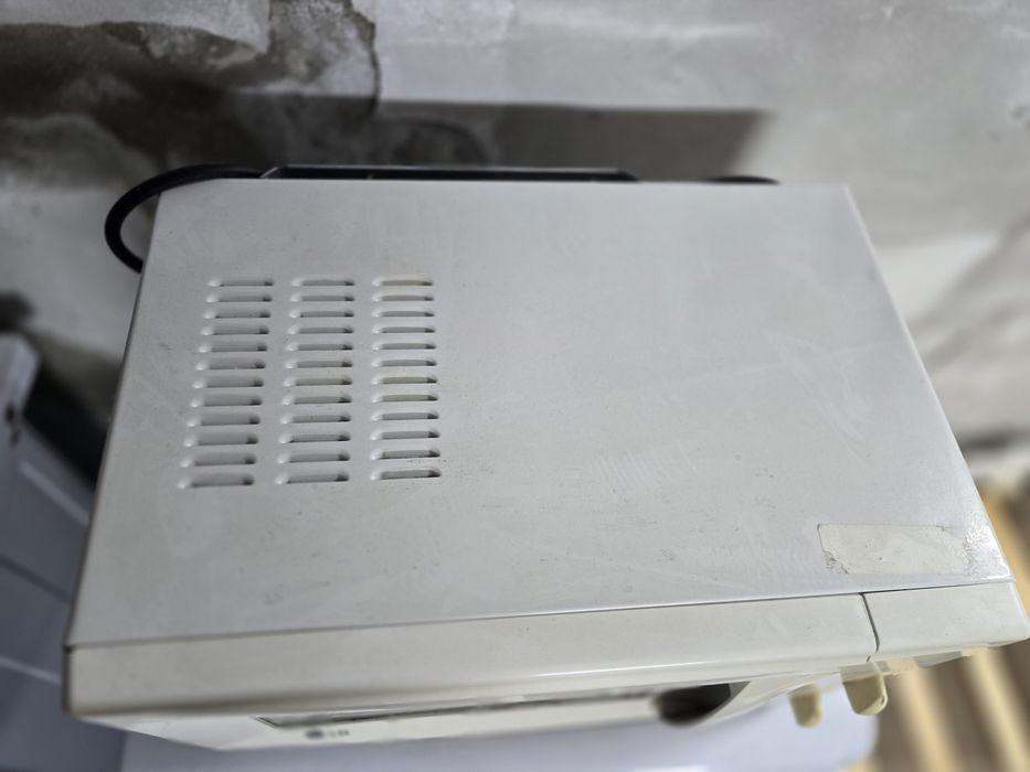 Микроволновую печь в хорошем состоянии