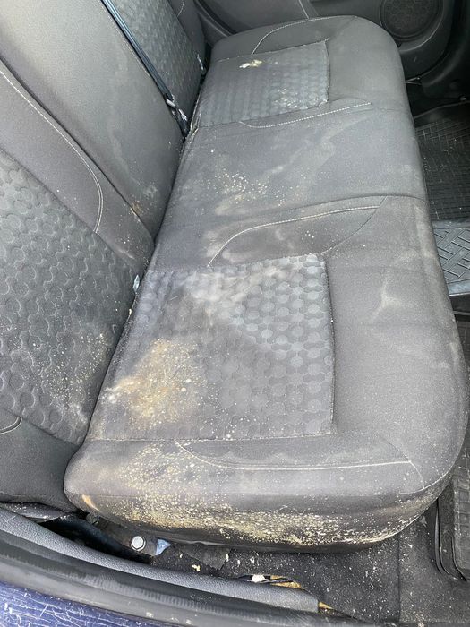 Curatare tapiterie auto