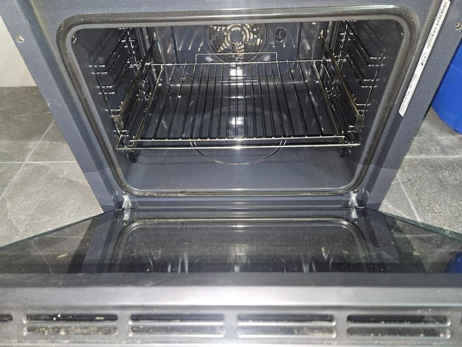 Висок клас фурна за вграждане ,,Bauknecht”