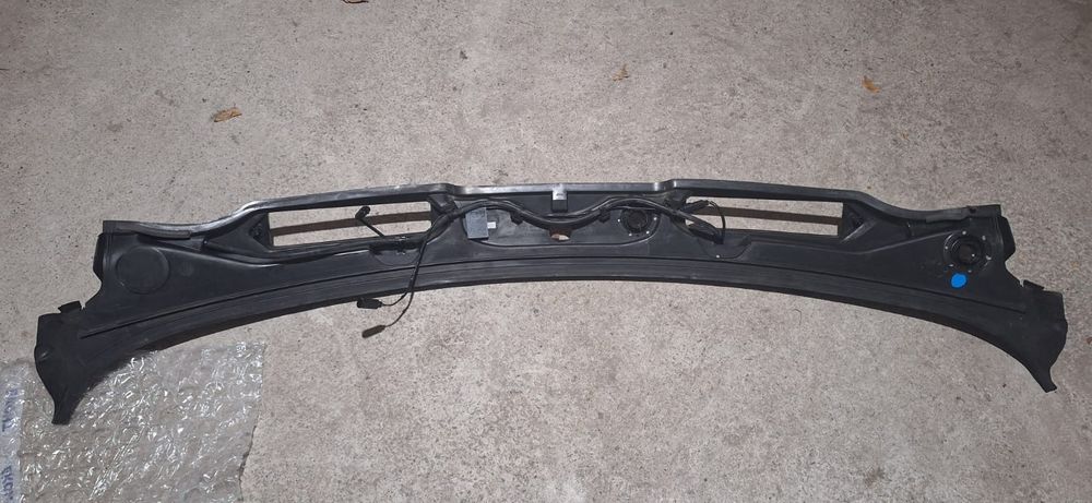 Кора под чистачките BMW E91 / Е90