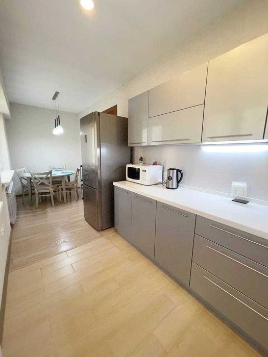 м.Космонавтов Ц-7 ЦУМ ул.Чимкент 3-комн 4/4 80 м² евроремонт меб/тех