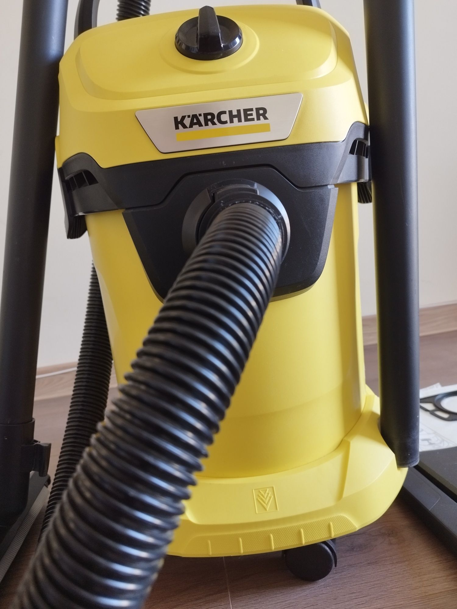 Мултифункционална прахосмукачка Karcher WD 3 V-17/6/20 Car