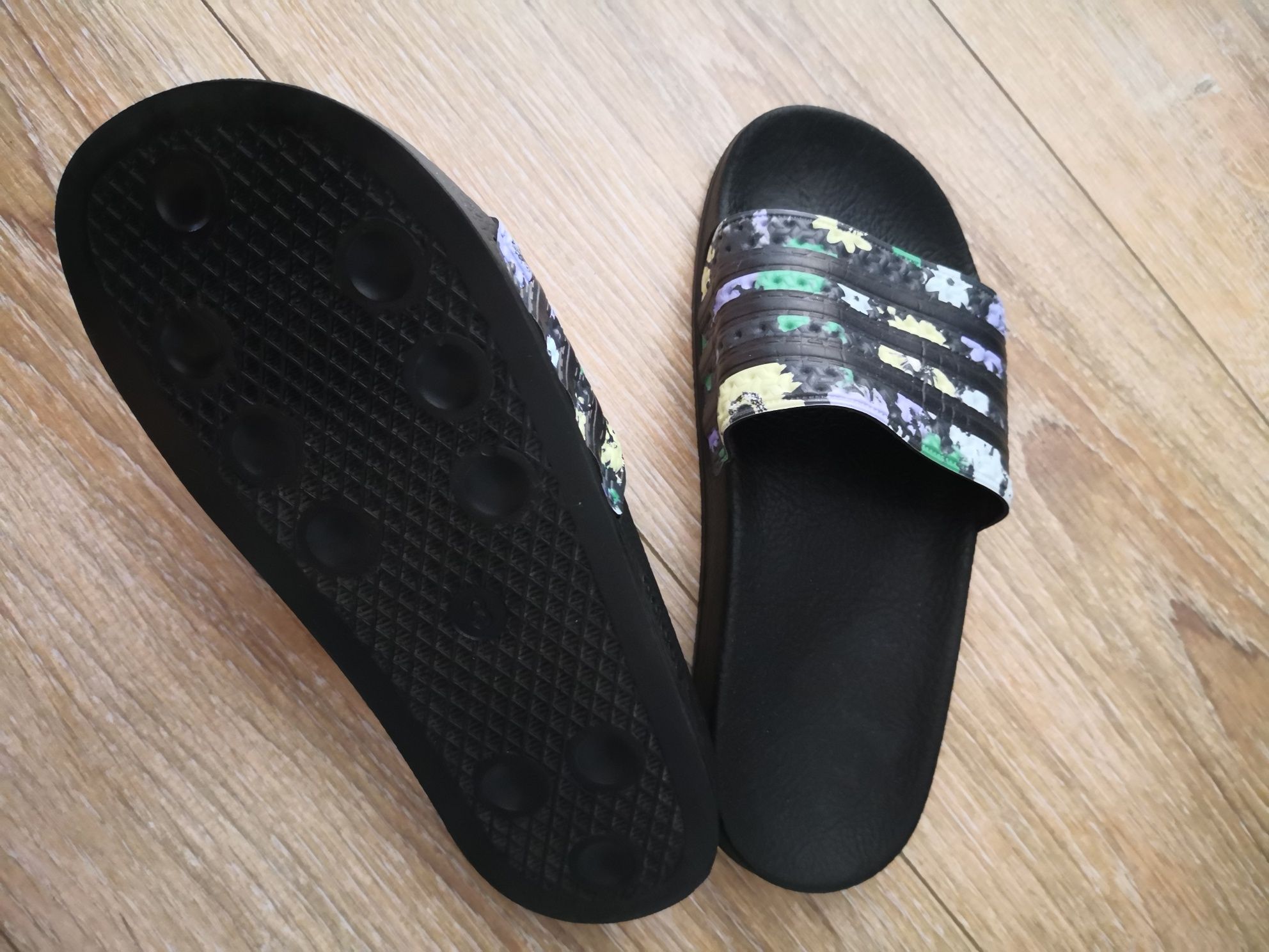 Șlapi Adidas, mărimea 35, cauciuc, noi, nepurtati