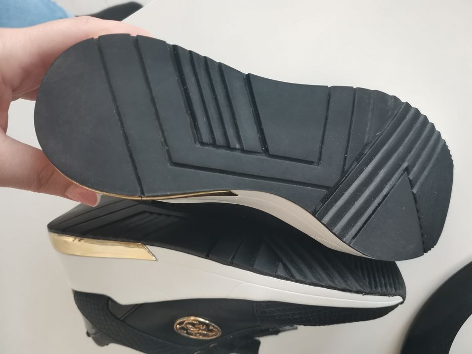 Ниски маратонки Guess