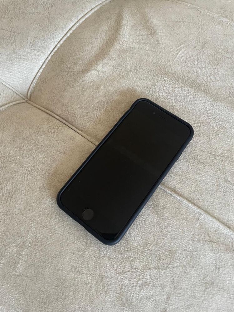 Iphone 7,в хорошем состояние