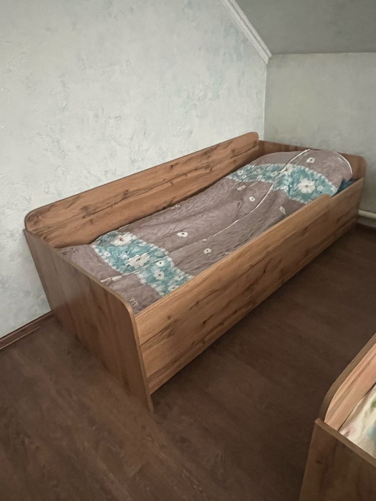 Кровать для взрослых и детей 2 шт.
