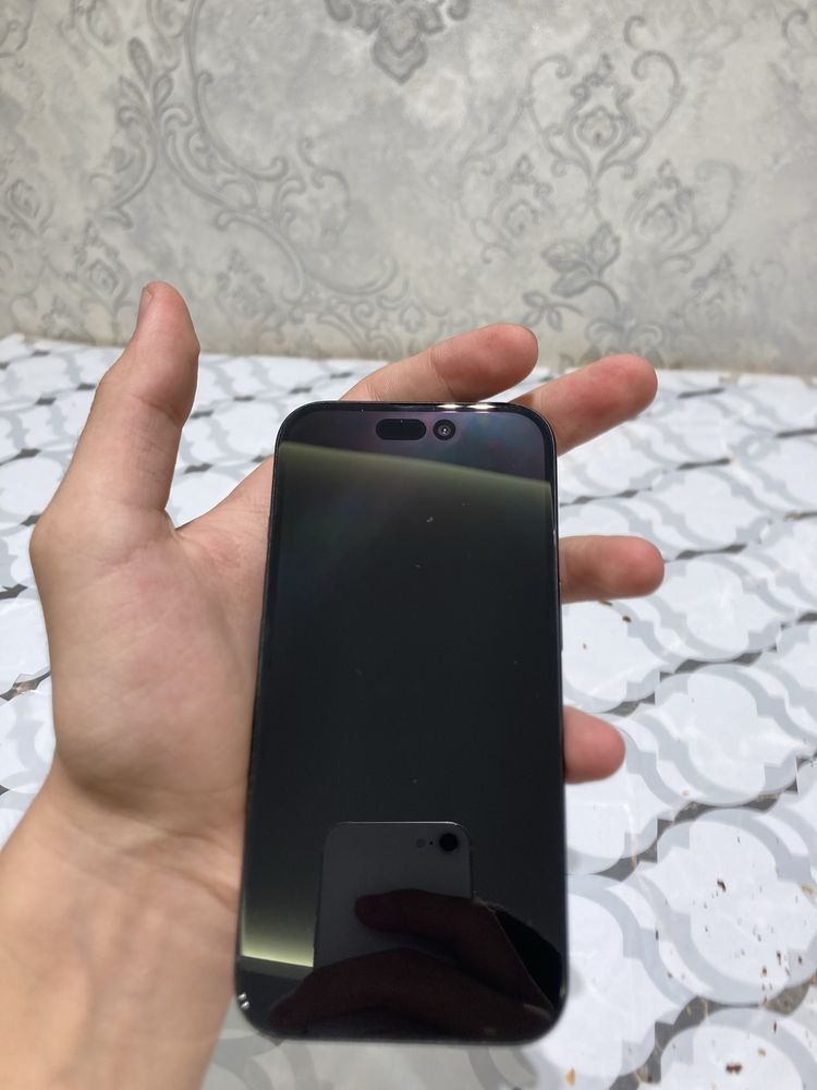 iPhone 16 Black