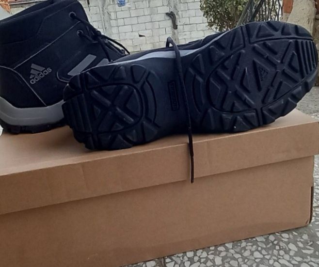 Адидас Боти Traxion Adidas