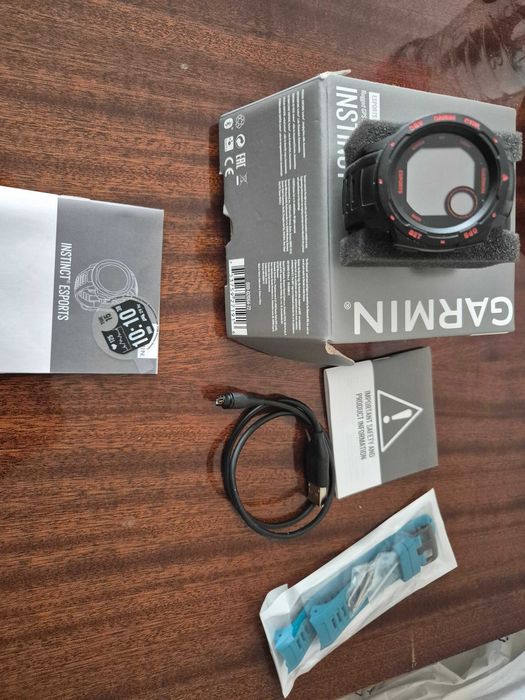Смартчасовник Garmin Instict 2