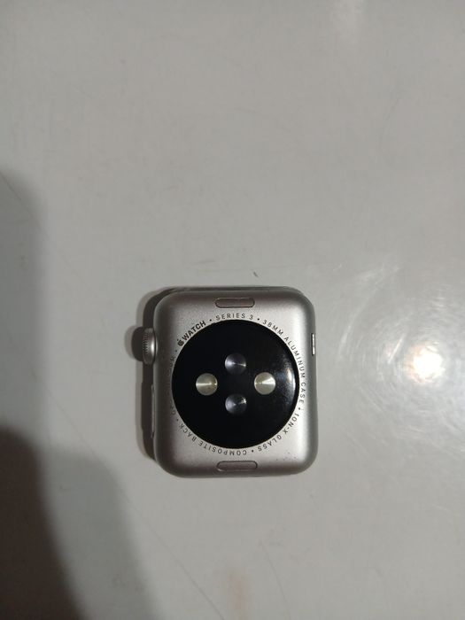 Apple watch series 3 38mm в идеальном состоянии полный комплект
