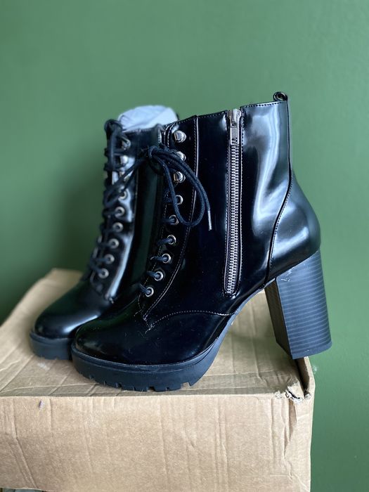 NEW LOOK черни боти кубинки на висок ток 41