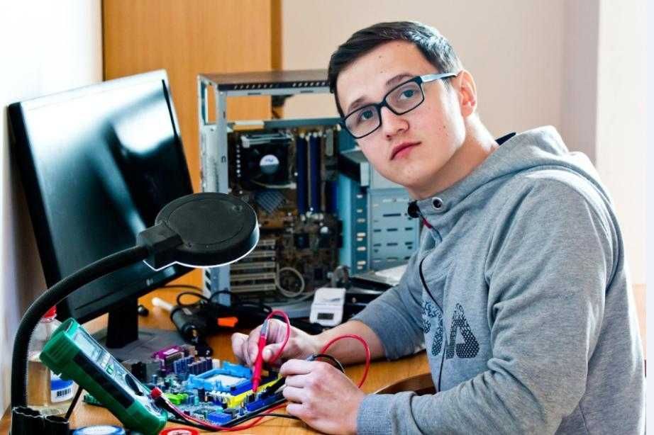 Компьютерщик Ремонт Компьютера Ноутбук