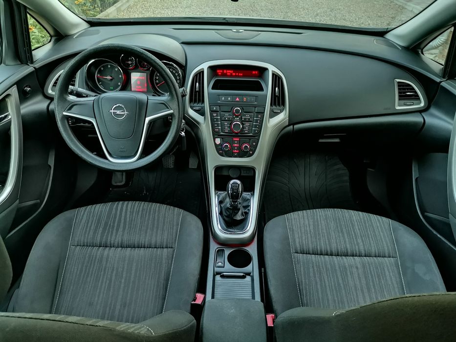 Opel Astra J 1.3 cdti ECOflex Euro 5 an 2011  A/C