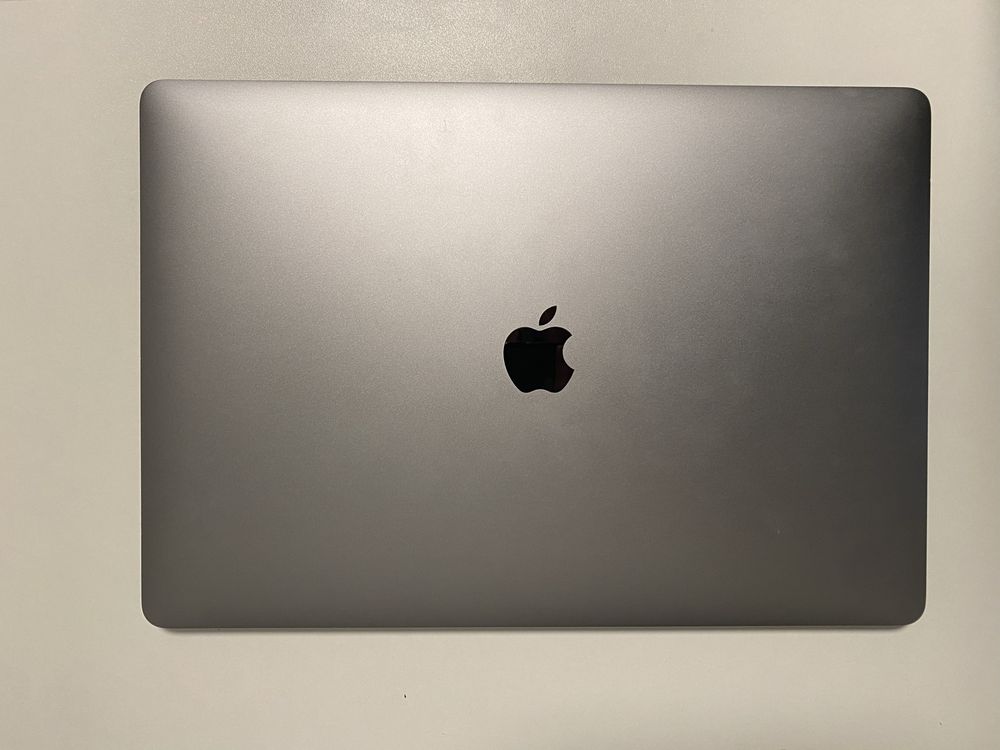 MacBook Pro 2019 15 inch 32 gb 2tb ssd