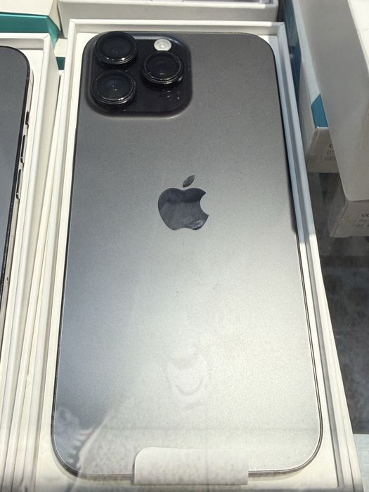 16 про мах ,память 256 !