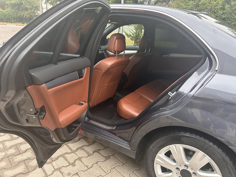Mercedes C class - 2011 Avantgarde , Blueefficency
